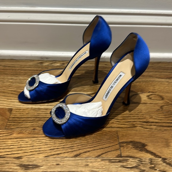 New In Box Manolo Blahnik Sedaraby Heels - Picture 3 of 4